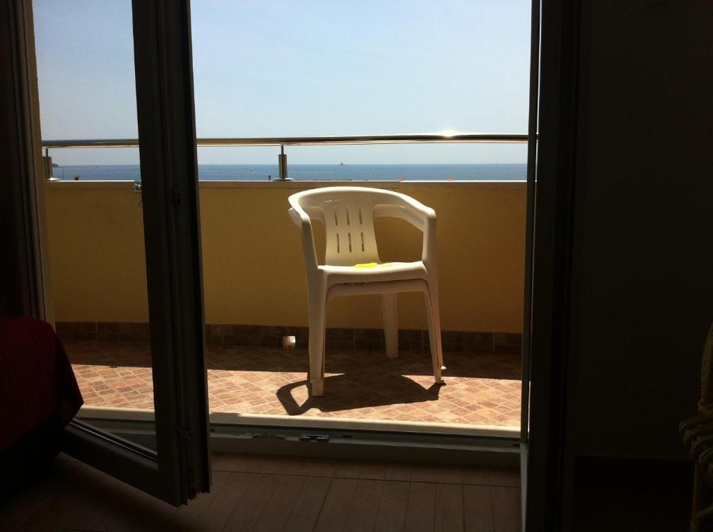 Apartments Villa Stella Maris Rogoznica  Rom bilde