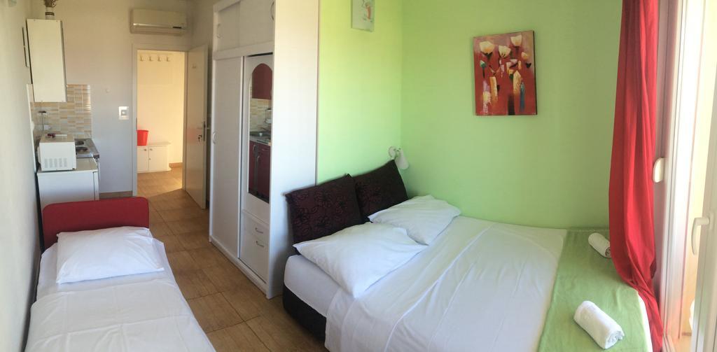 Apartments Villa Stella Maris Rogoznica  Rom bilde
